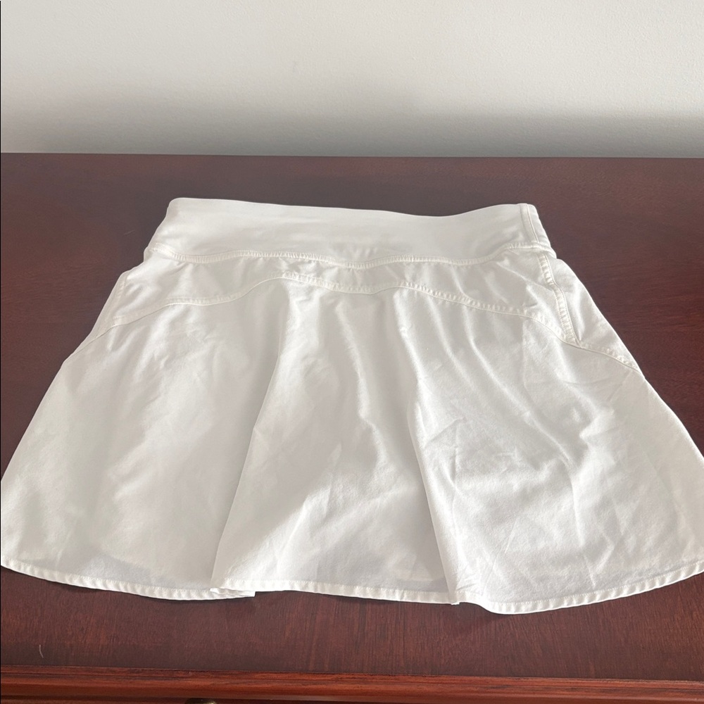 Women’s worn lululemon tennis skirt size 4